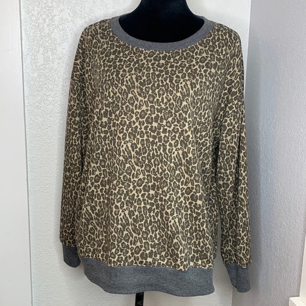 Splendid XL Tan Gray Leopard Crewneck Pullover Sweatshirt Soft Lounge Athleisure